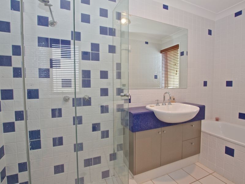 42 Yangoora Crescent, Ashmore QLD 4214