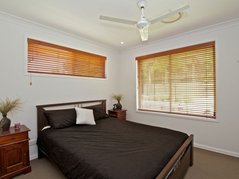 42 Yangoora Crescent, Ashmore QLD 4214