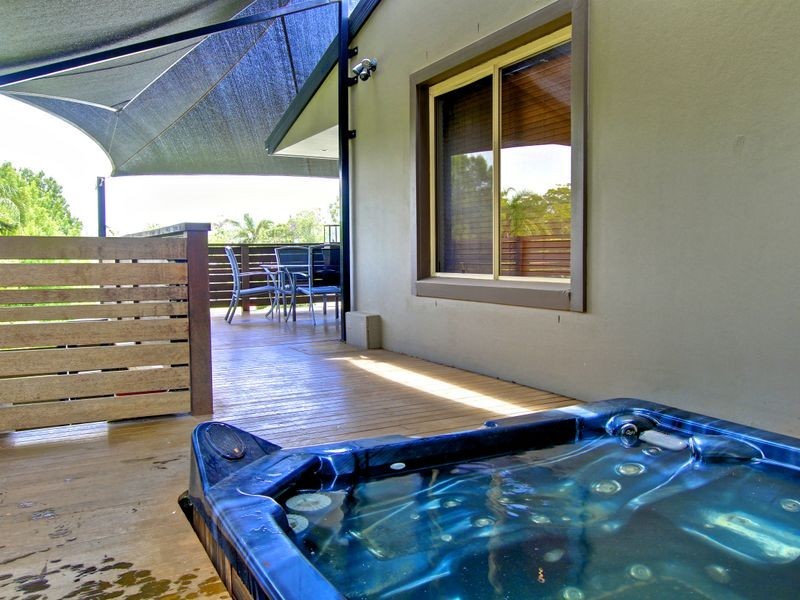 42 Yangoora Crescent, Ashmore QLD 4214