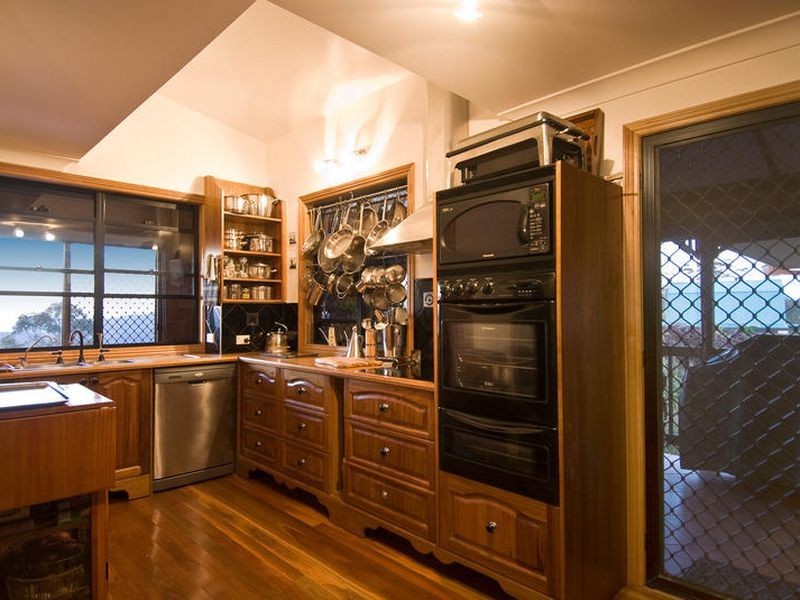 24 Outlook Avenue, Lower Beechmont QLD 4211