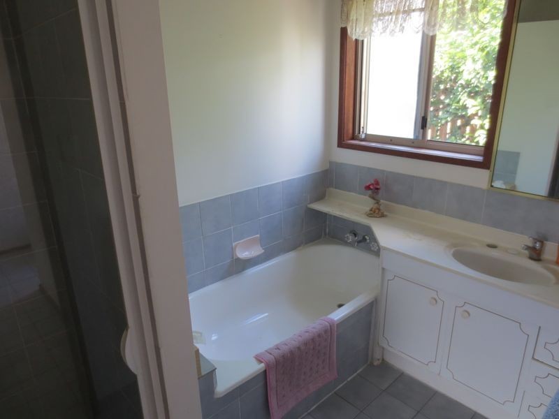 2A Alison Road, Carrara QLD 4211