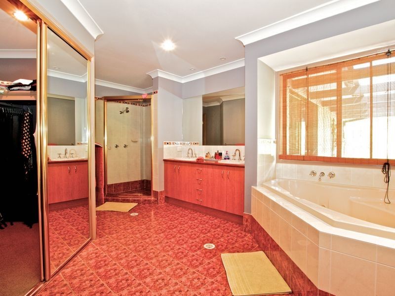 20 Ibrox Park Court, Nerang QLD 4211