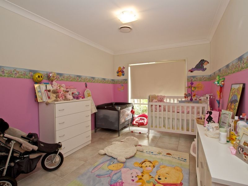 8 Arragan Court, Pacific Pines QLD 4211