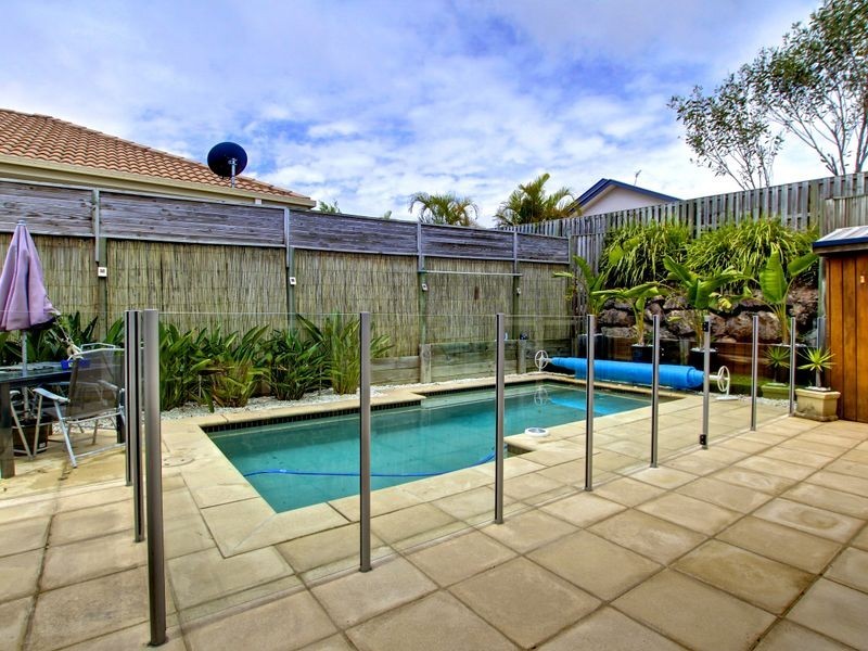 8 Arragan Court, Pacific Pines QLD 4211