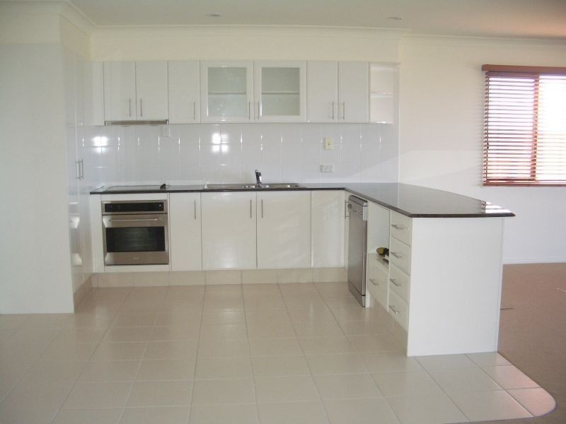 20/2 Ridgeline Way, Highland Park QLD 4211