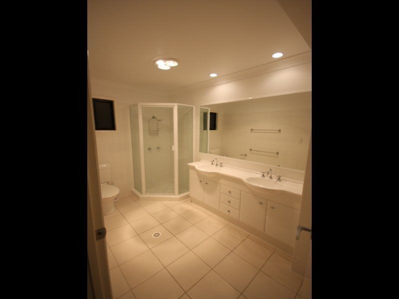 20/2 Ridgeline Way, Highland Park QLD 4211