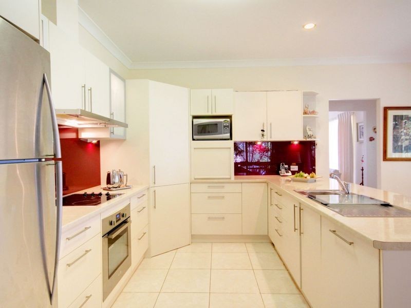 3 Hampshire Close, Highland Park QLD 4211