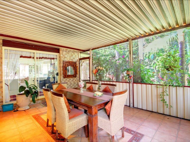 3 Hampshire Close, Highland Park QLD 4211
