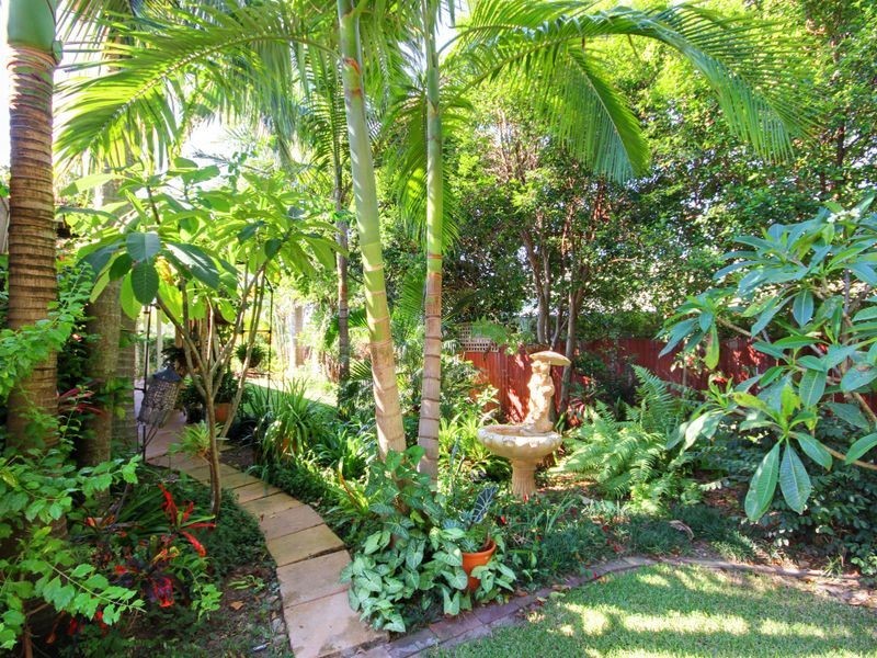 3 Hampshire Close, Highland Park QLD 4211