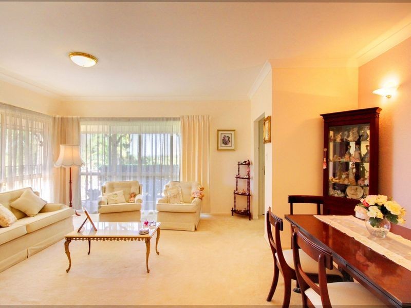3 Hampshire Close, Highland Park QLD 4211