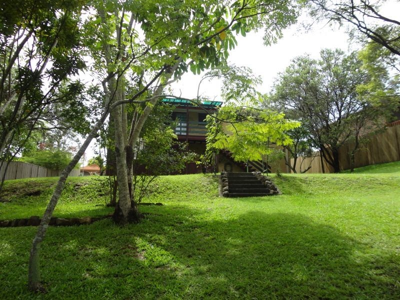 10 Lytham Court, Highland Park QLD 4211