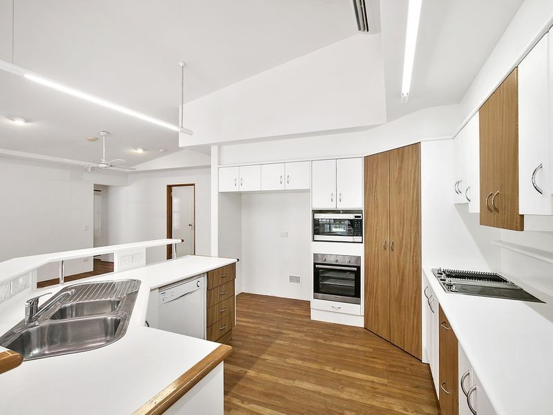 200 Crane Crescent, Nerang QLD 4211