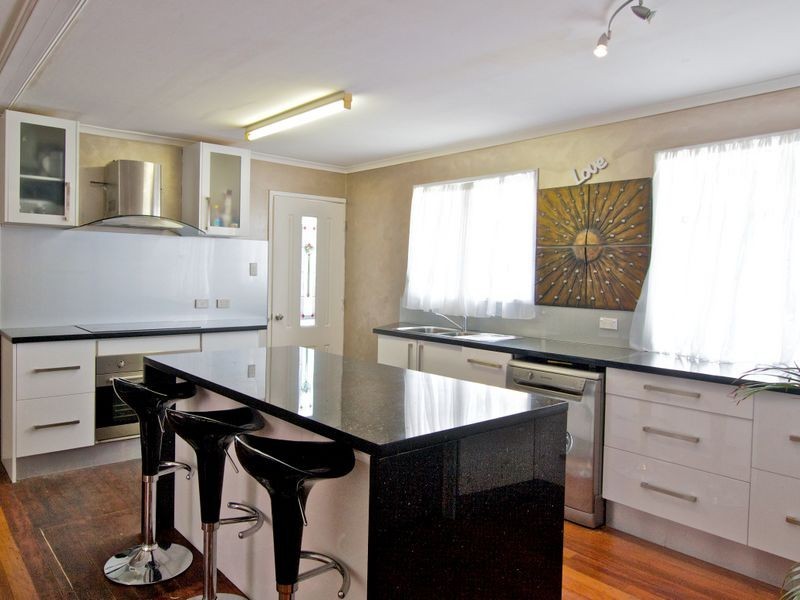 16 Mount Street, Nerang QLD 4211