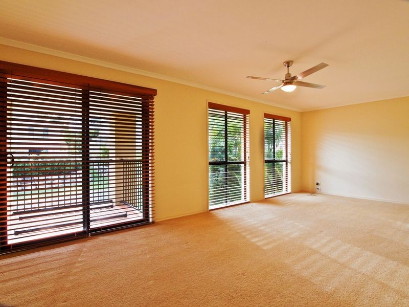 19 Ballah Crescent, Highland Park QLD 4211