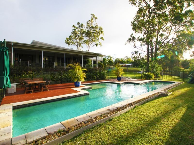 2 Lily Crescent, Nerang QLD 4211