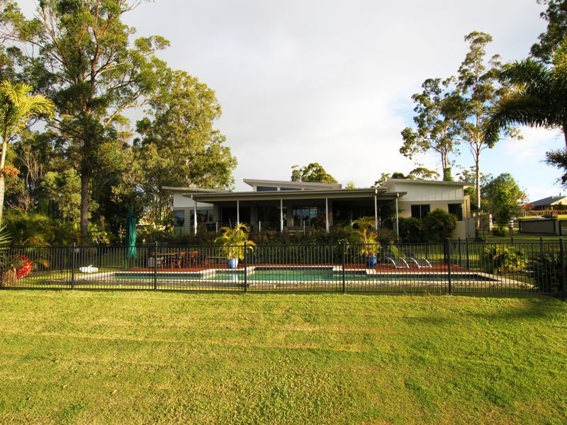 2 Lily Crescent, Nerang QLD 4211