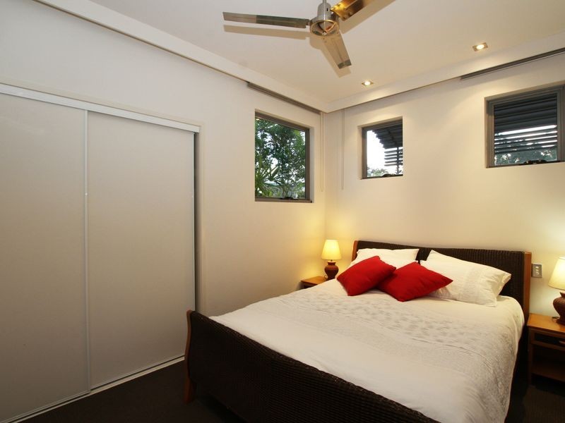 2 Lily Crescent, Nerang QLD 4211