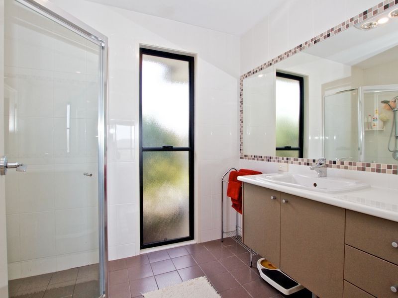 11 Tara Vista Boulevard, Highland Park QLD 4211