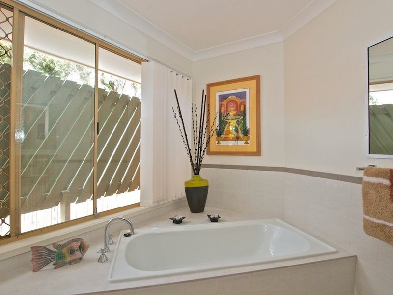 9 Teasdale Drive, Nerang QLD 4211