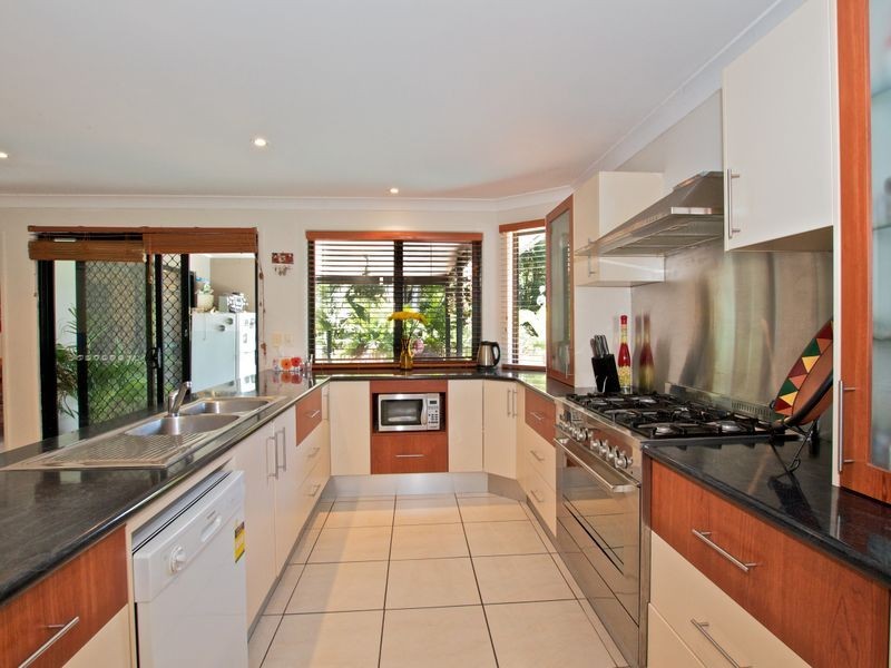 19 Lexington Drive, Worongary QLD 4213