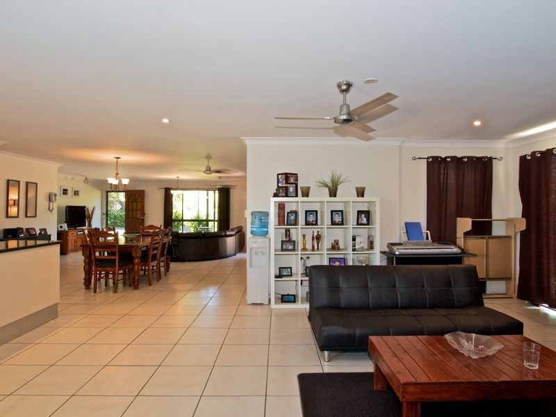 19 Lexington Drive, Worongary QLD 4213