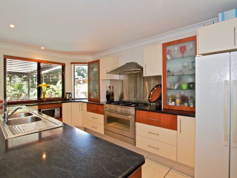 19 Lexington Drive, Worongary QLD 4213