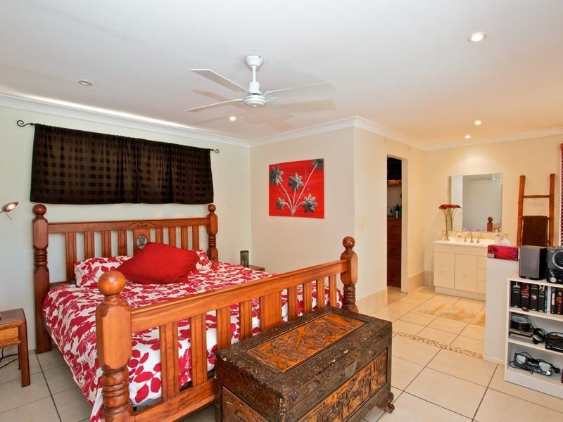 19 Lexington Drive, Worongary QLD 4213