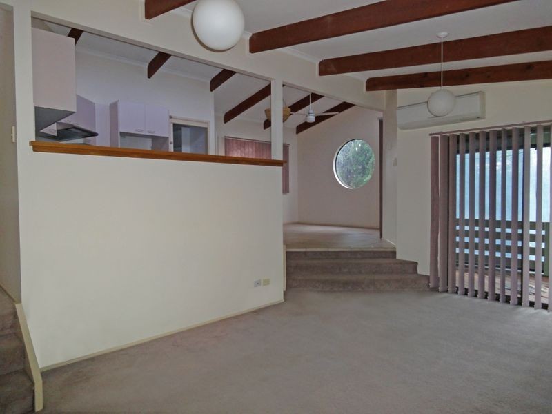 9 Trafalgar Street, Highland Park QLD 4211