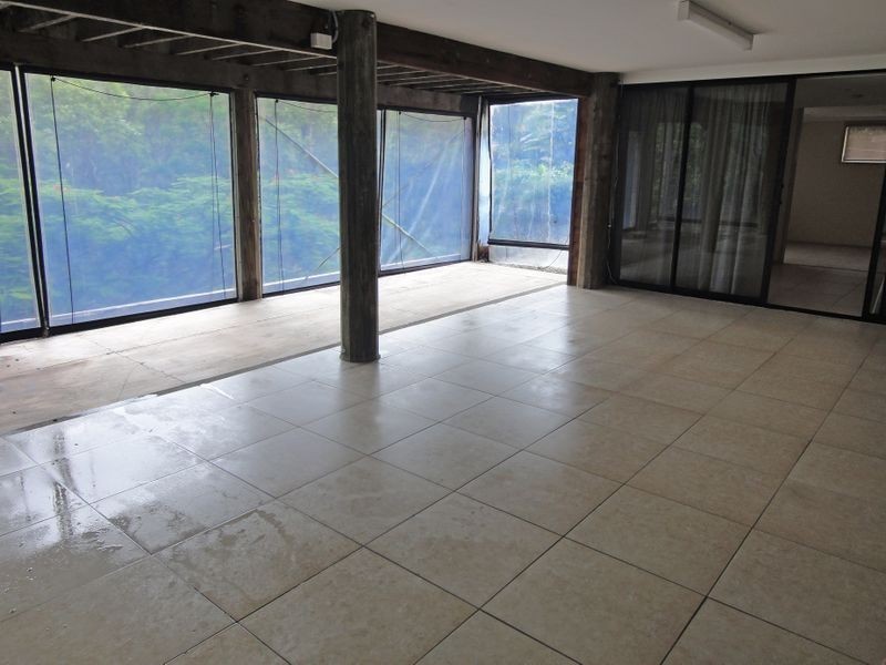 9 Trafalgar Street, Highland Park QLD 4211