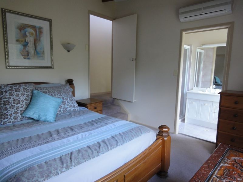 9 Trafalgar Street, Highland Park QLD 4211