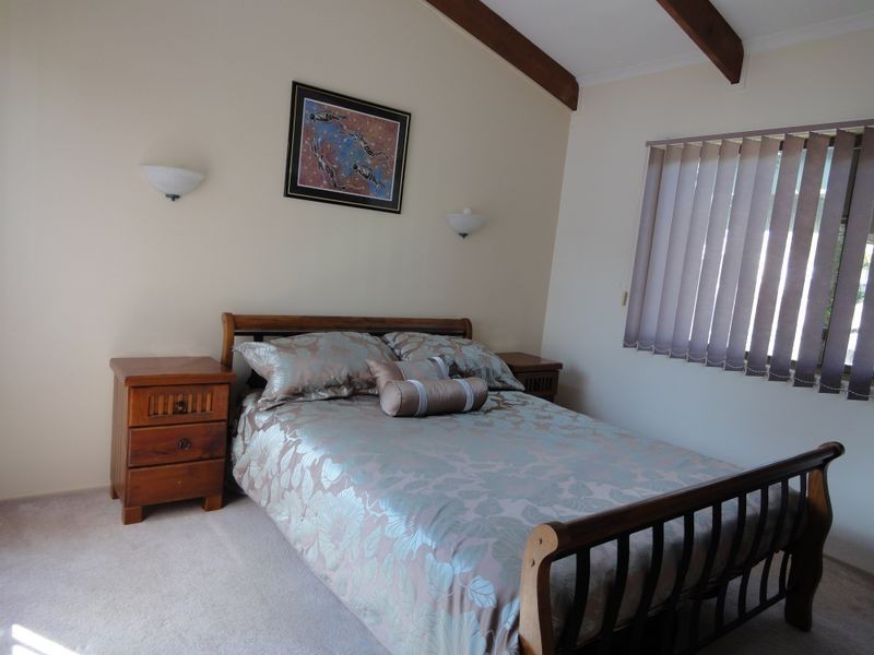 9 Trafalgar Street, Highland Park QLD 4211