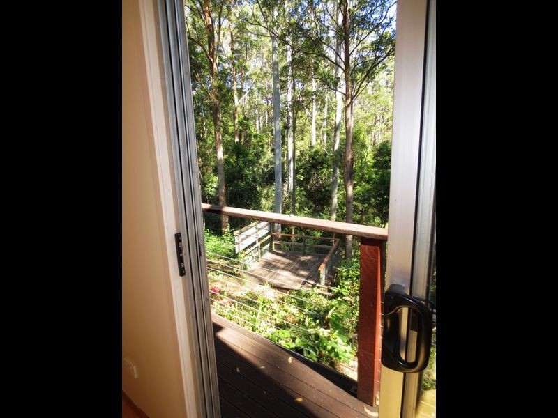 90 North Road, Lower Beechmont QLD 4211