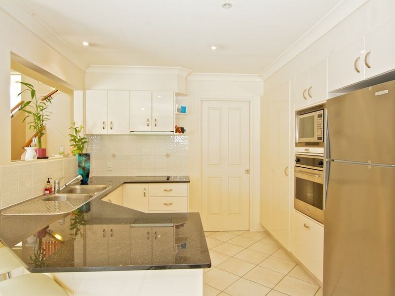 2/38 Riverwood Drive, Ashmore QLD 4214