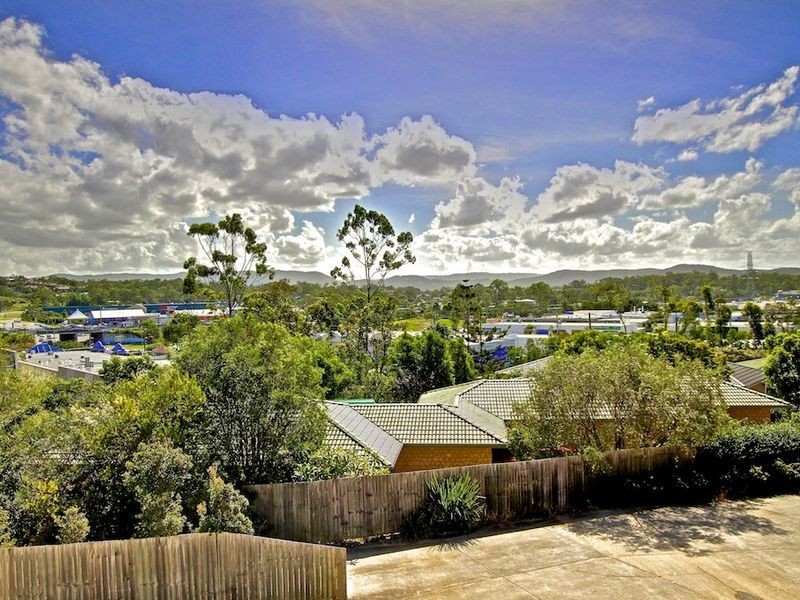 1/82 Paddington Drive, Carrara QLD 4211