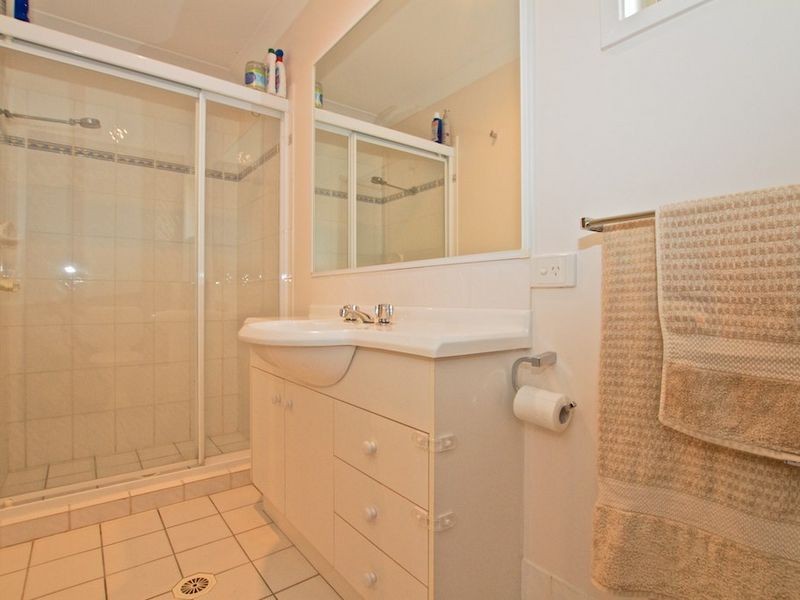 1/82 Paddington Drive, Carrara QLD 4211