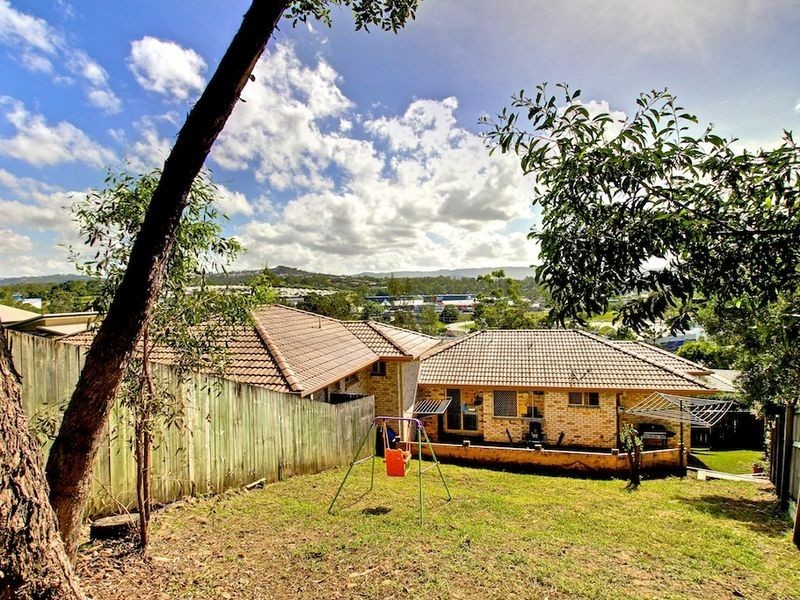 1/82 Paddington Drive, Carrara QLD 4211