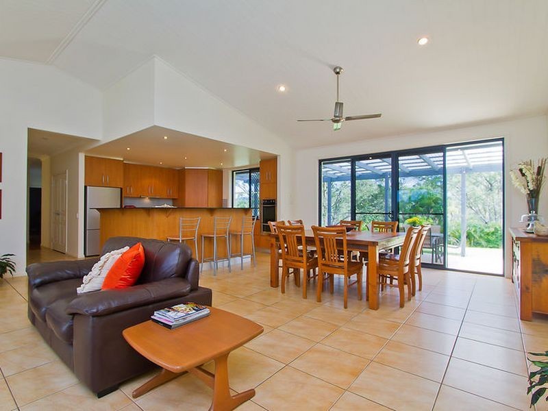 52 Country Crescent, Nerang QLD 4211