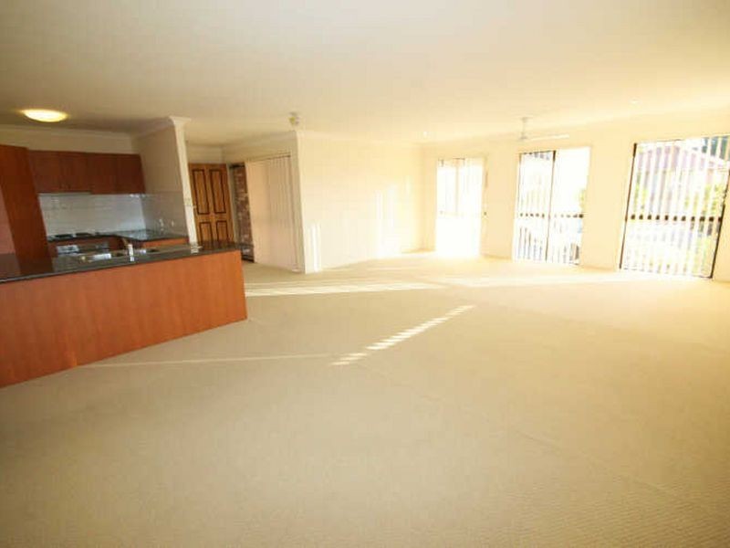 2/44 Mclaren Road, Nerang QLD 4211