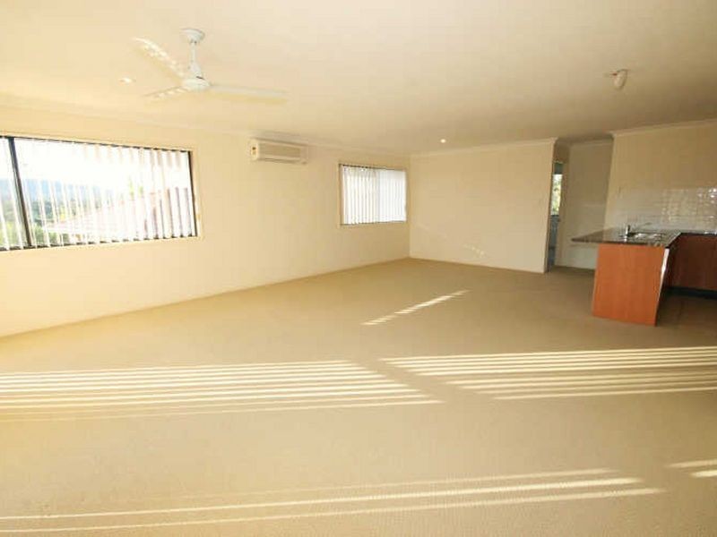 2/44 Mclaren Road, Nerang QLD 4211