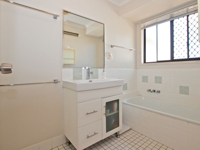 1/43 Alexander Drive, Highland Park QLD 4211