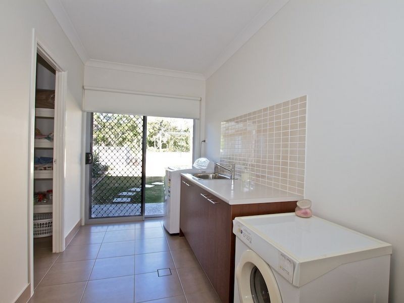 42 Mountain View Crest, Mount Nathan QLD 4211