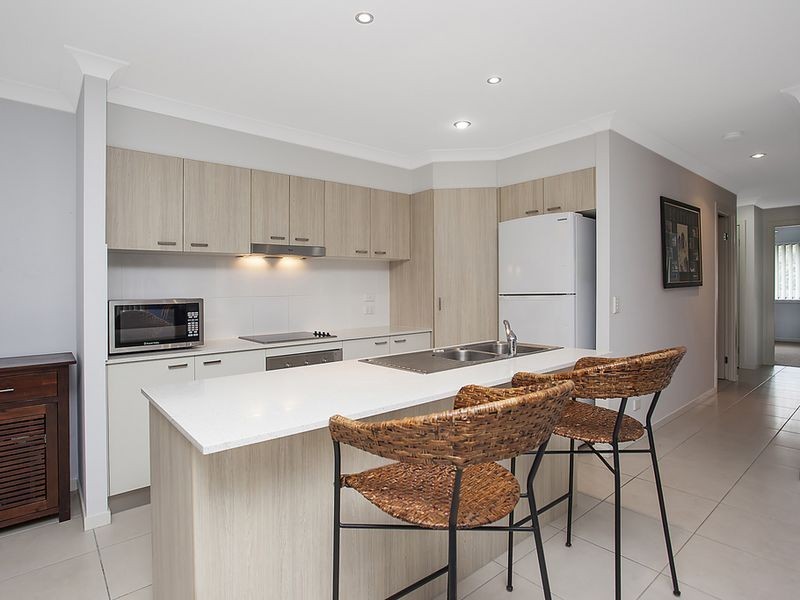 2/3 Riverwood Drive, Ashmore QLD 4214