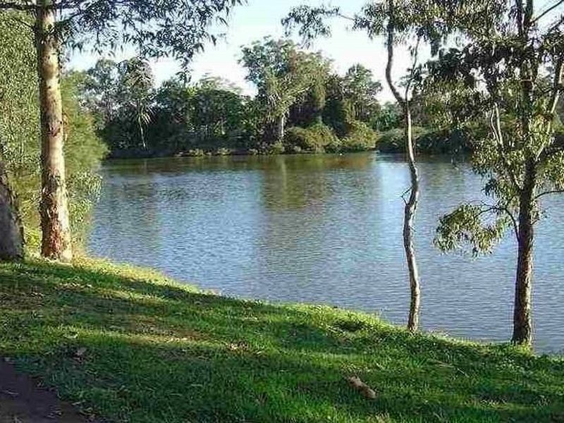 2/3 Riverwood Drive, Ashmore QLD 4214