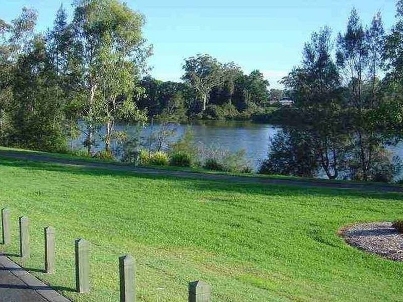 2/3 Riverwood Drive, Ashmore QLD 4214