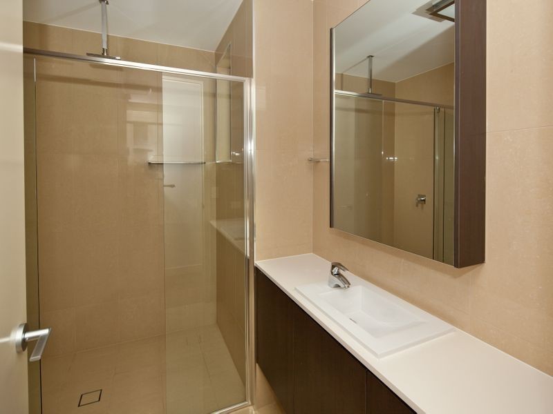 3/5019 Emerald Islands Drive, Carrara QLD 4211