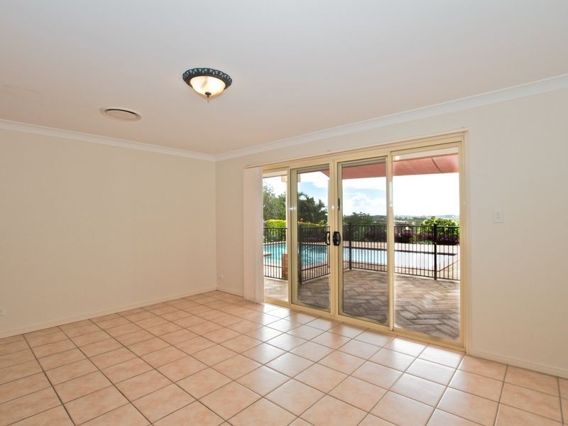 16 Quigan Terrace, Highland Park QLD 4211