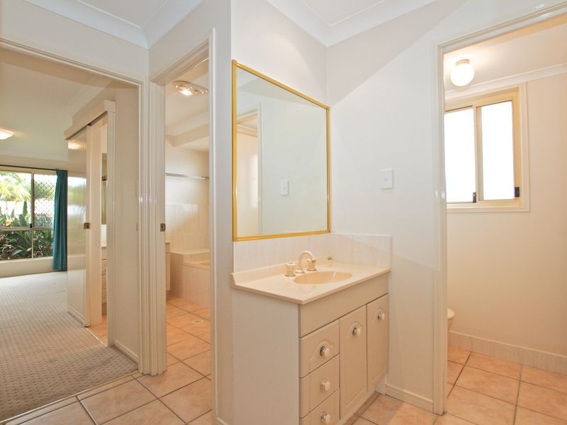 16 Quigan Terrace, Highland Park QLD 4211