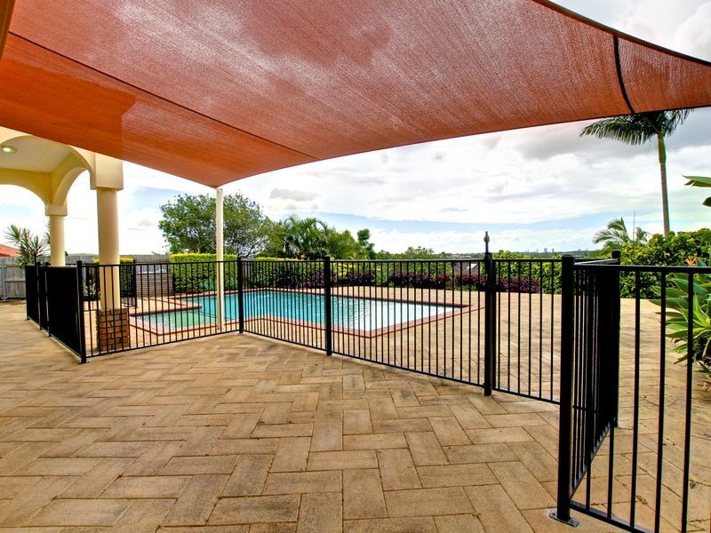 16 Quigan Terrace, Highland Park QLD 4211