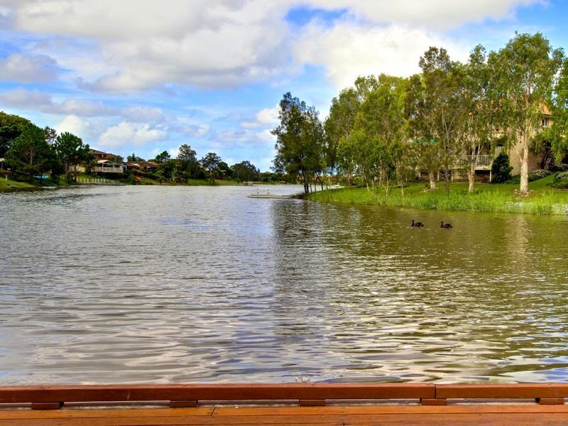 2 Comore Drive, Varsity Lakes QLD 4227