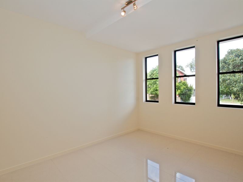 2 Comore Drive, Varsity Lakes QLD 4227